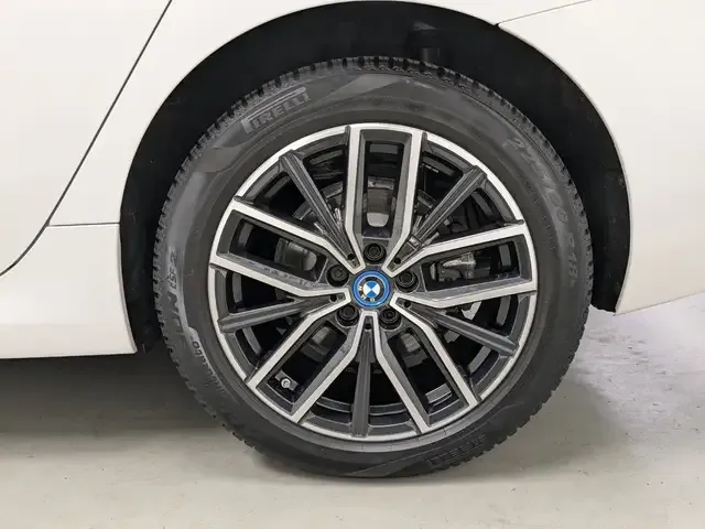 BMW 225