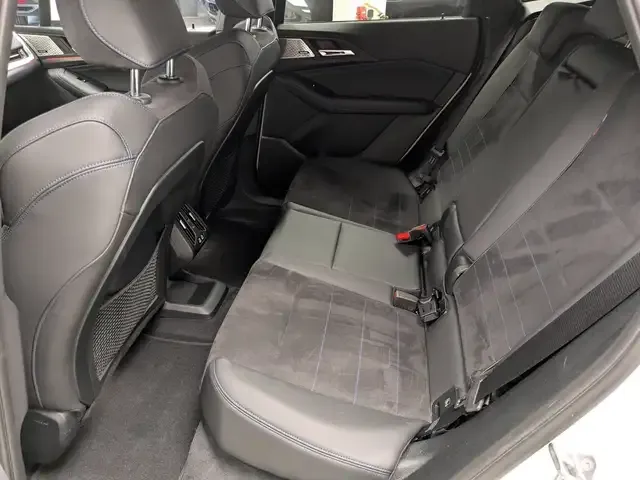 BMW 225