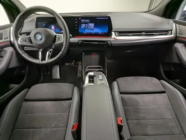BMW 225