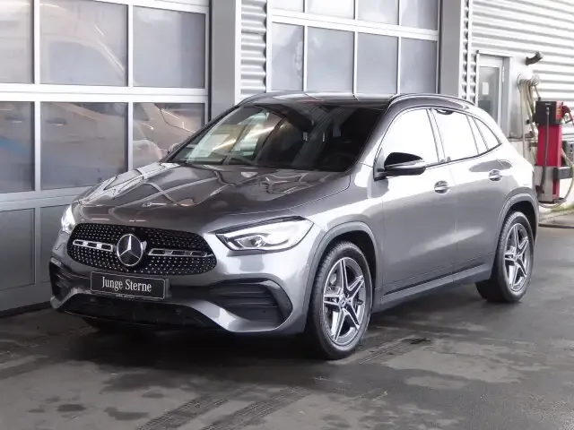 Mercedes-Benz GLA 200