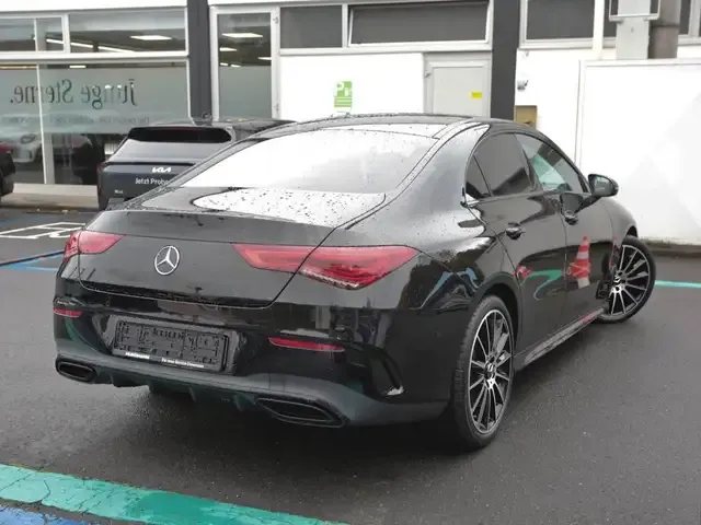 Mercedes-Benz CLA 200