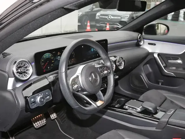 Mercedes-Benz CLA 200