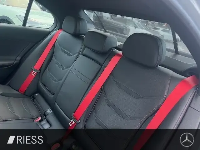 Mercedes-Benz C 63 AMG