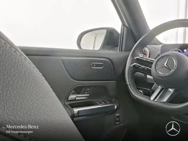 Mercedes-Benz EQB 300