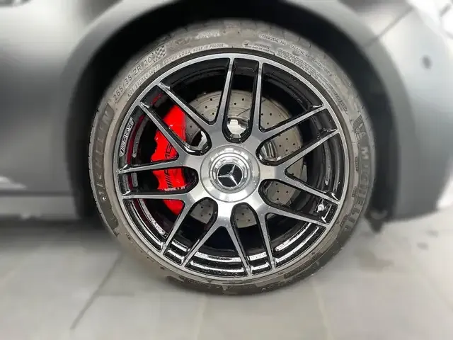Mercedes-Benz E 63 AMG