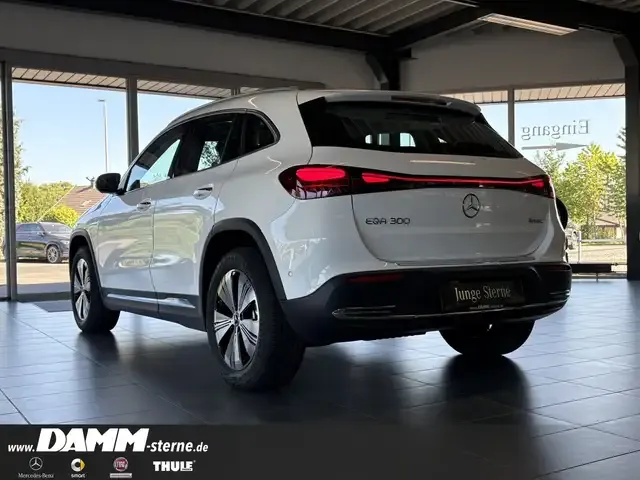 Mercedes-Benz EQA 300