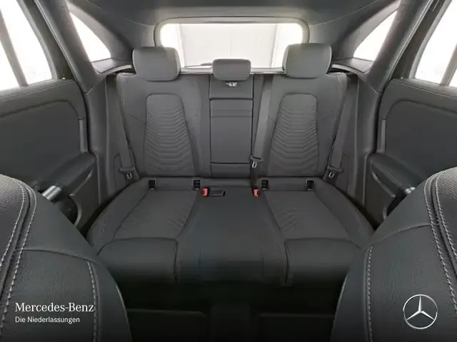 Mercedes-Benz EQA 300