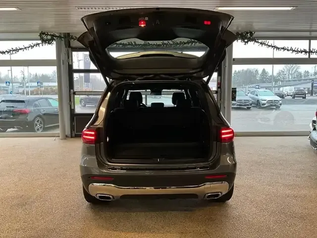 Mercedes-Benz GLB 200