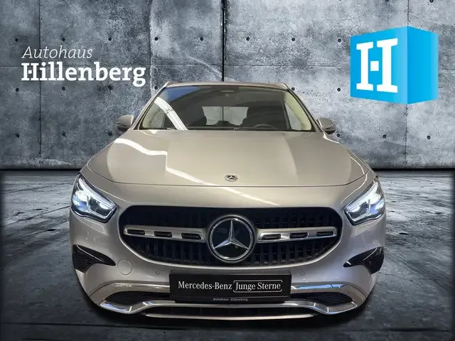 Mercedes-Benz GLA 200