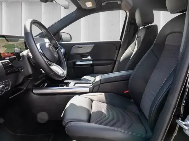 Mercedes-Benz EQA 300