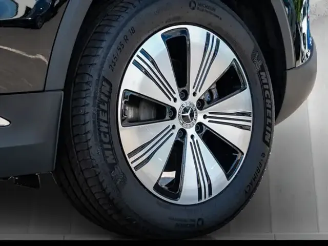 Mercedes-Benz EQA 300