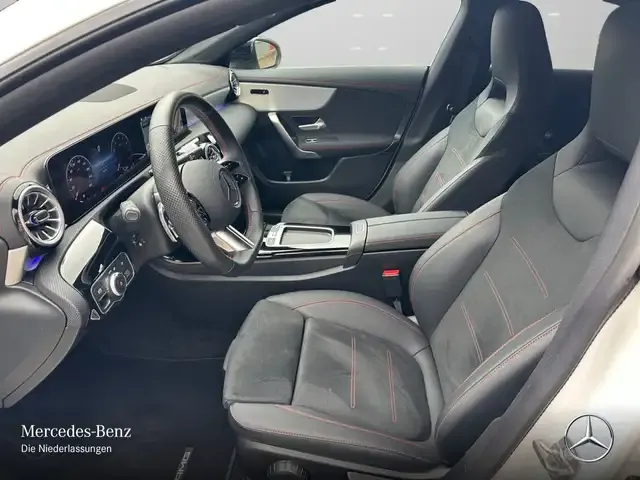 Mercedes-Benz CLA 220