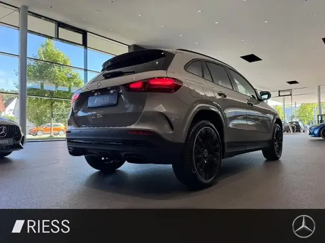Mercedes-Benz GLA 250
