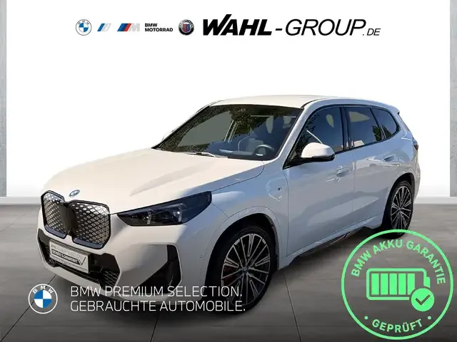 BMW iX1