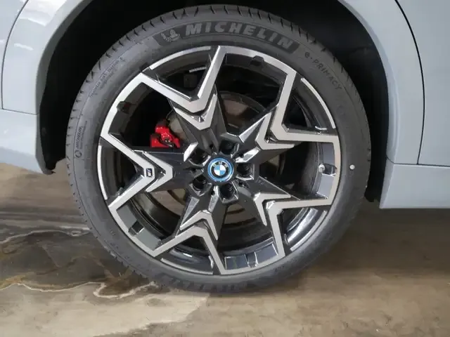 BMW iX2
