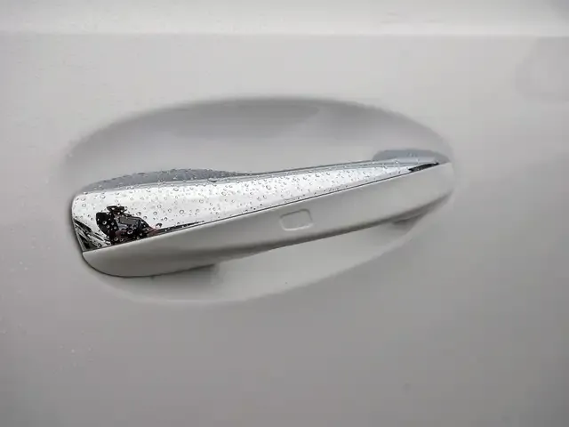 Mercedes-Benz EQB 300