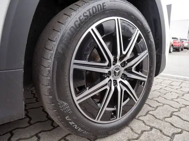 Mercedes-Benz EQB 300