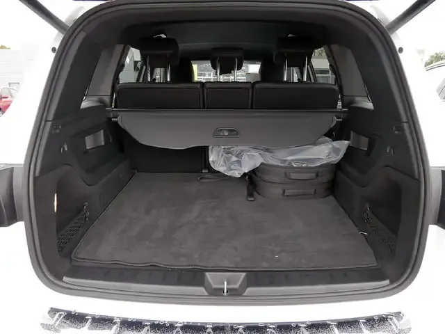 Mercedes-Benz EQB 300