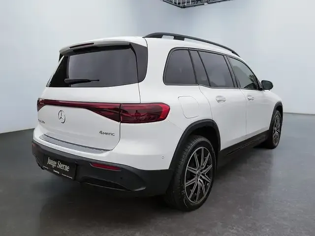 Mercedes-Benz EQB 300