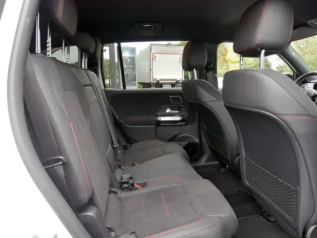 Mercedes-Benz EQB 300