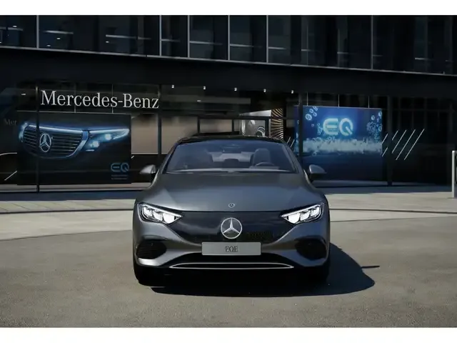 Mercedes-Benz EQE 300