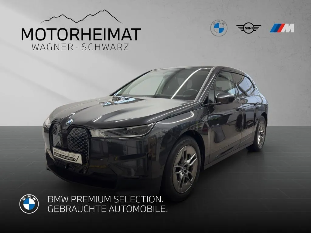 BMW iX
