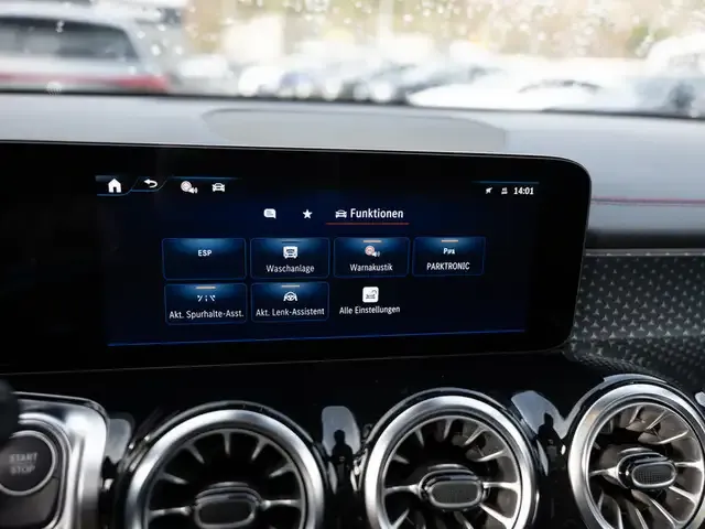 Mercedes-Benz EQB 300