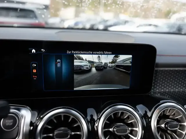 Mercedes-Benz EQB 300