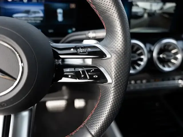 Mercedes-Benz EQB 300