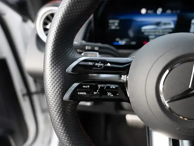 Mercedes-Benz EQB 300