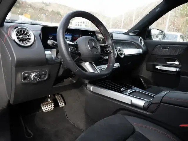 Mercedes-Benz EQB 300