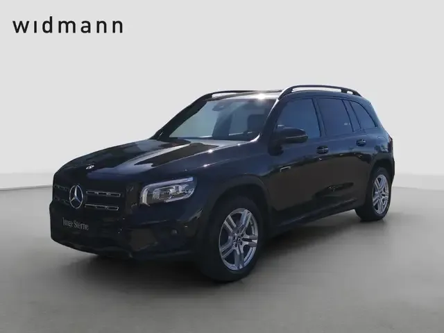 Mercedes-Benz GLB 220