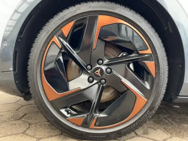 CUPRA Tavascan