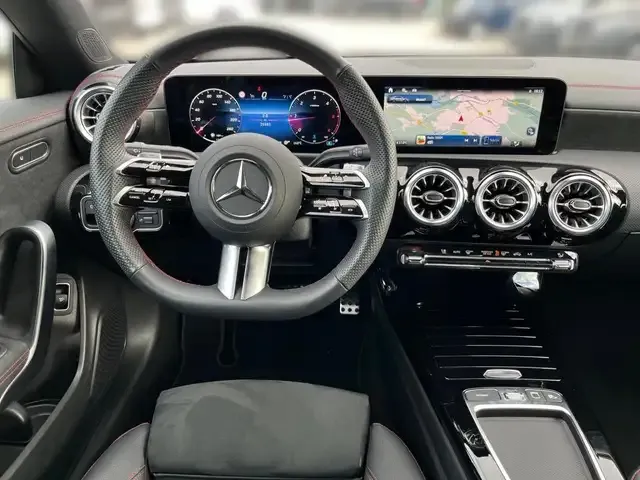 Mercedes-Benz CLA 200