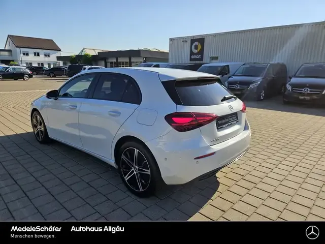 Mercedes-Benz A 200