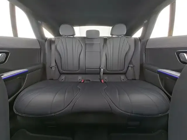 Mercedes-Benz EQE 300