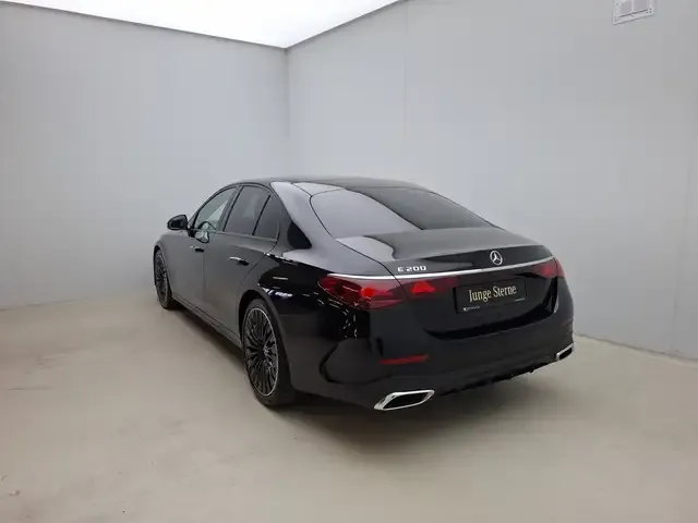 Mercedes-Benz E 200