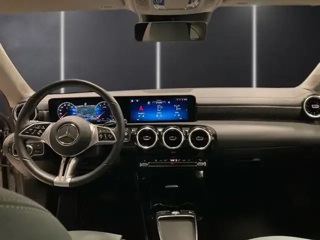 Mercedes-Benz CLA 180