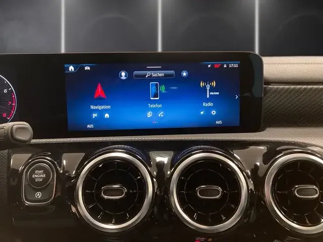 Mercedes-Benz CLA 180