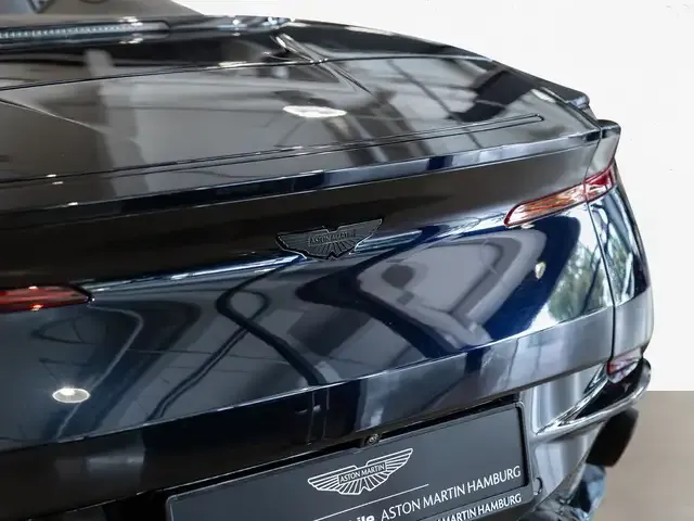Aston Martin DB12