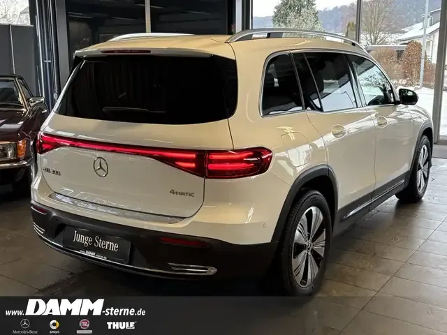 Mercedes-Benz EQB 300