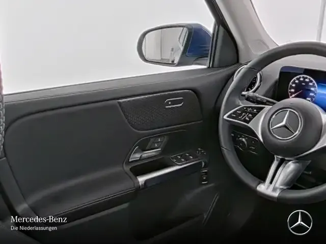 Mercedes-Benz GLB 220