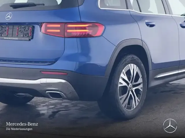 Mercedes-Benz GLB 220