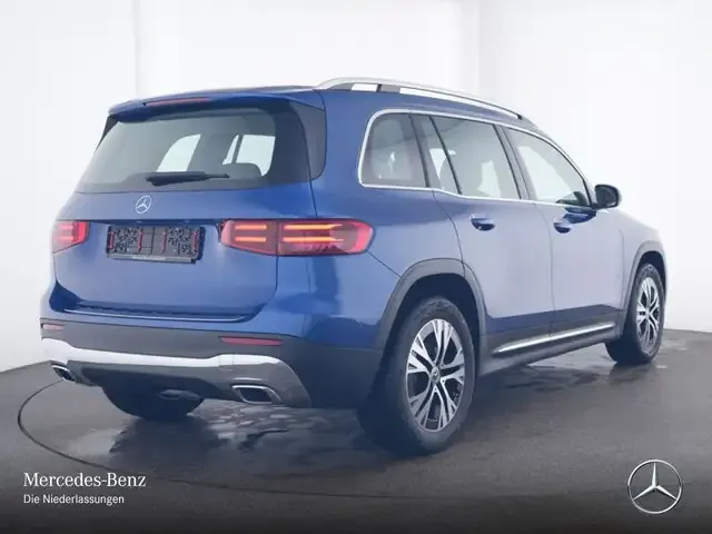 Mercedes-Benz GLB 220