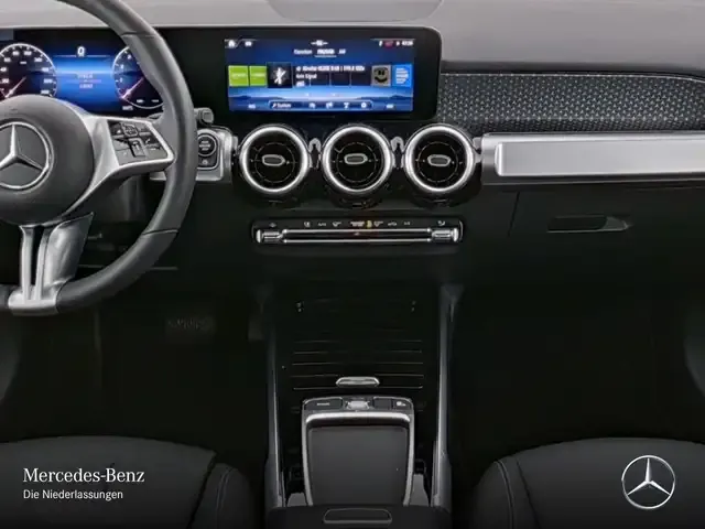 Mercedes-Benz GLB 220