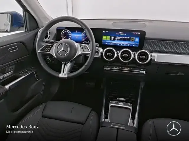 Mercedes-Benz GLB 220