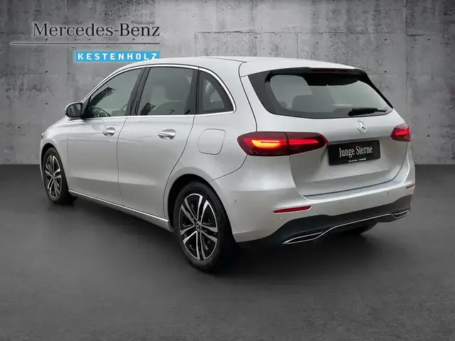 Mercedes-Benz B 180