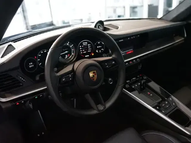 Porsche 992