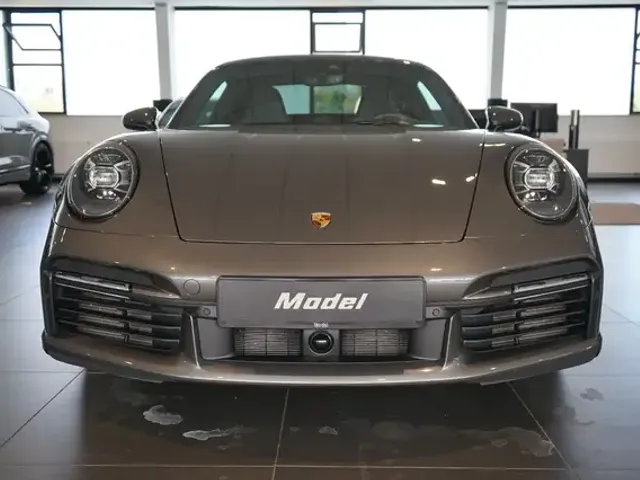 Porsche 992