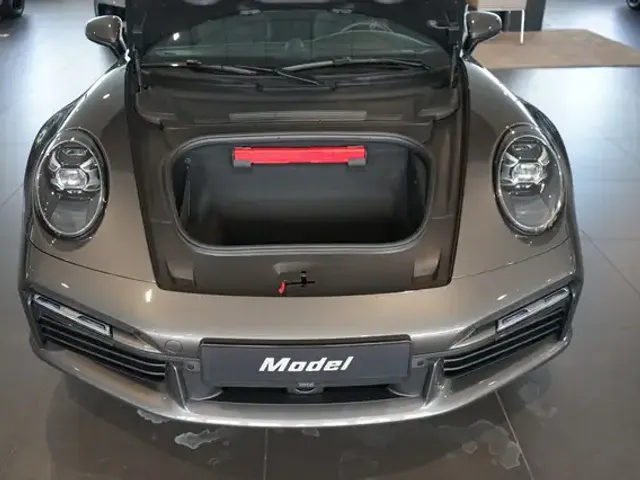 Porsche 992